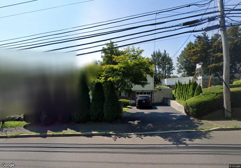 95 Woodway Rd, Stamford, CT 06907 - photo 1