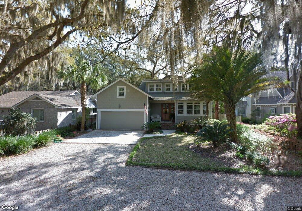 552 Poplar Ave, Saint Simons Island, GA 31522 - photo 1