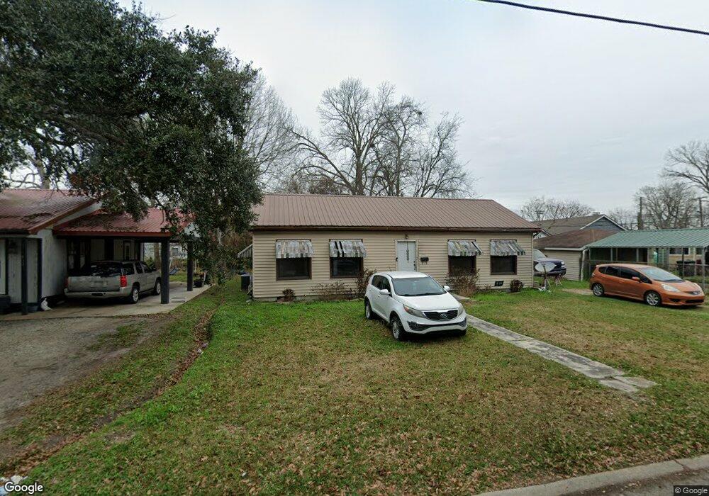 610 Broussard St, New Iberia, LA 70560 - photo 1