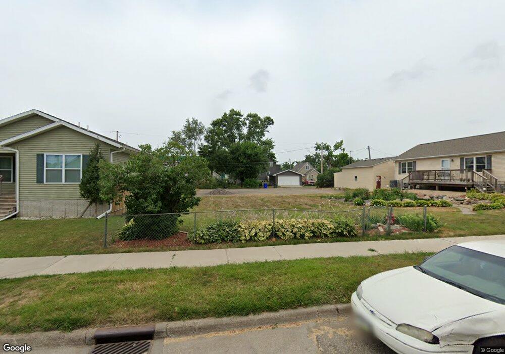 922 N St SW, Cedar Rapids, IA 52404 - photo 1