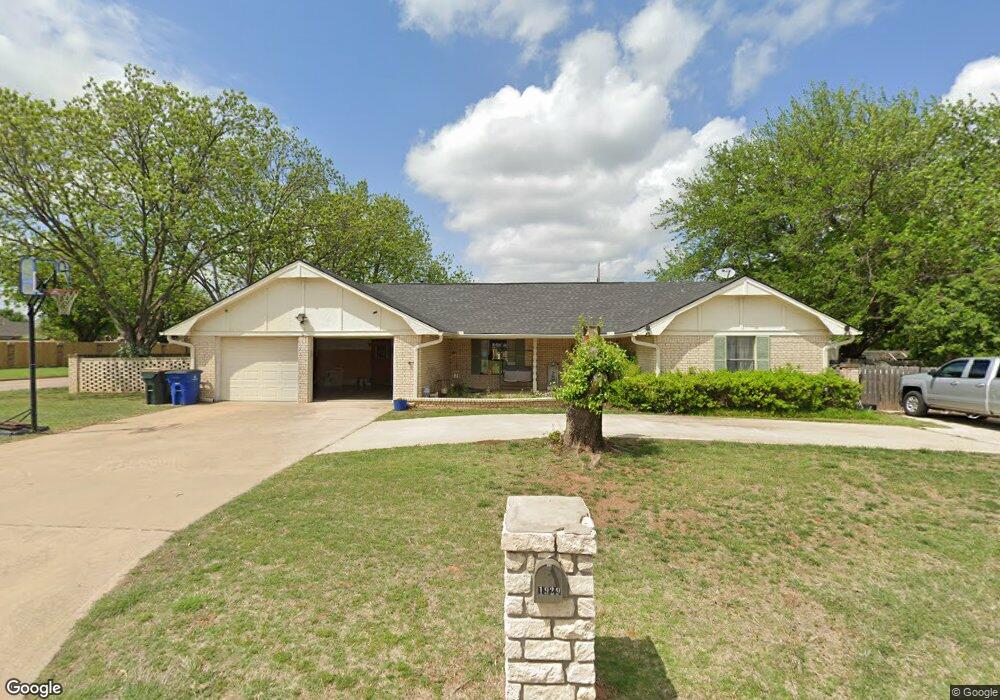 1929 Woodcrest Dr, Duncan, OK 73533 - photo 1