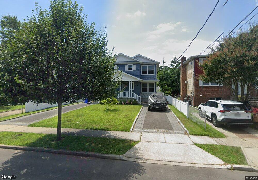 63 Juniper Rd unit a, Port Washington, NY 11050 - photo 1