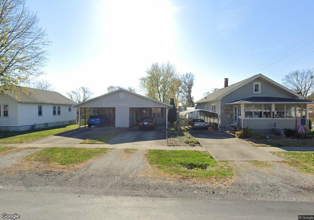 709B W Edgar Ave, Effingham, IL 62401 - photo 1