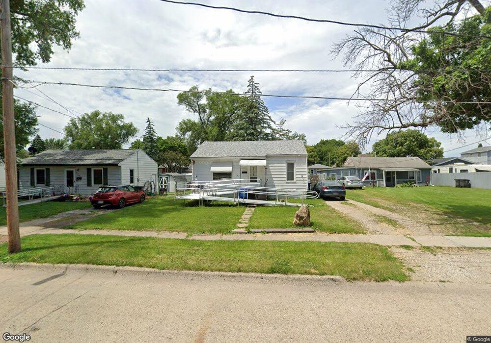 828 E 28th St, Des Moines, IA 50317 - photo 1