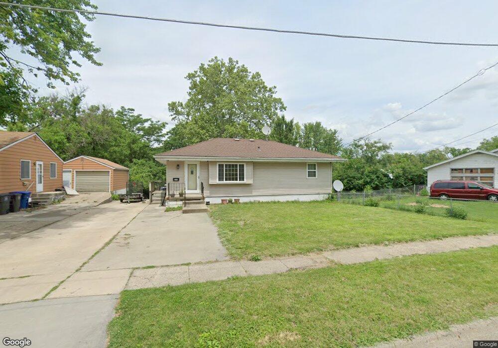 2966 E Oak Park Ave, Des Moines, IA 50317 - photo 1