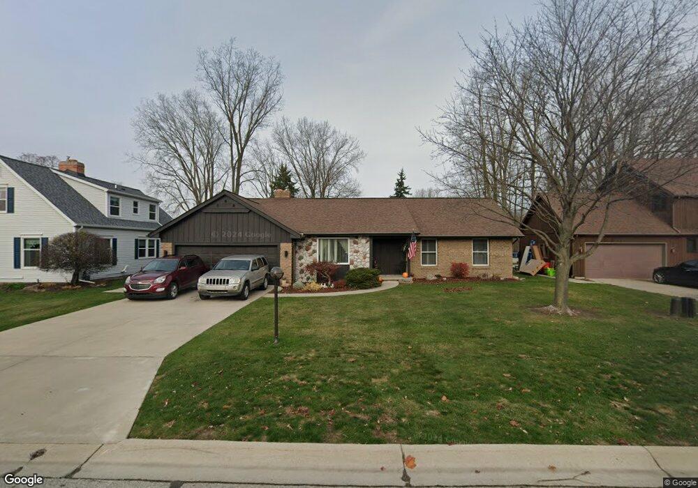 2909 Woodstock Cir, Port Huron, MI 48060 - photo 1