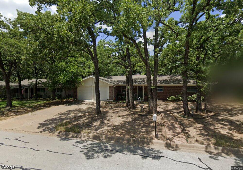 524 W Pleasantview Dr, Hurst, TX 76054 - photo 1