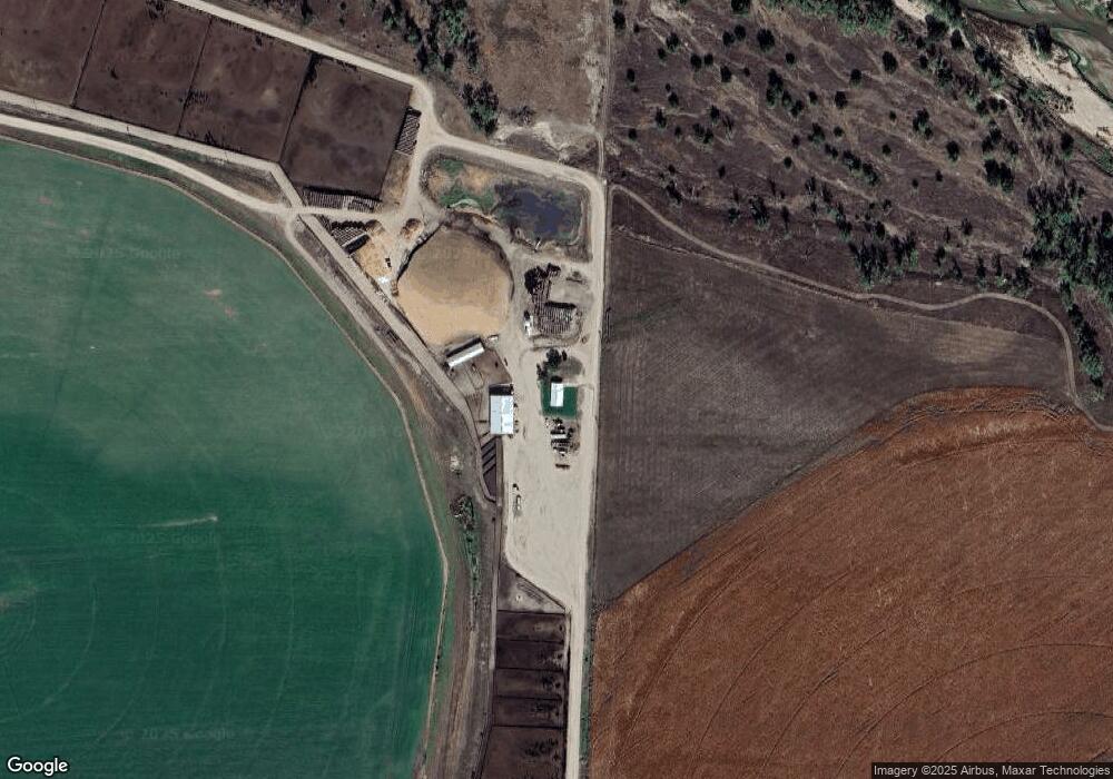 724 N Crane View Rd, North Platte, NE 69101 - photo 1