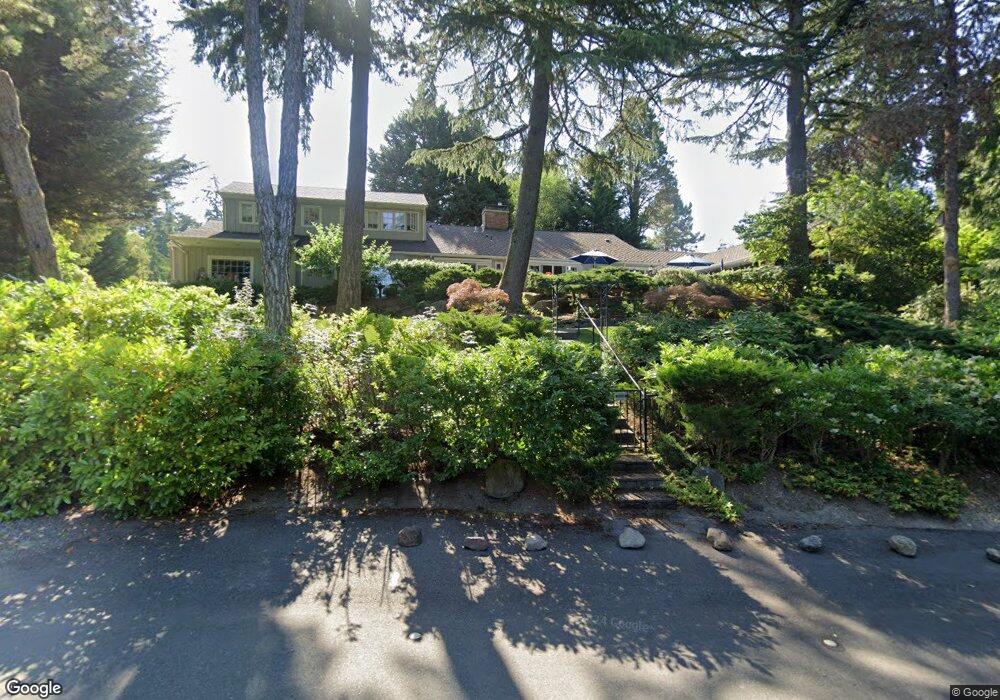 3132 Hunts Point Cir, Hunts Point, WA 98004 - photo 1