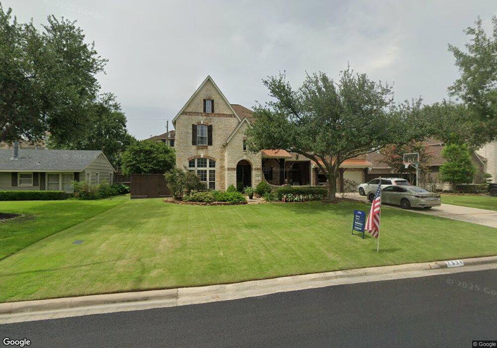 1202 E Hunters Creekway Dr, Houston, TX 77055 - photo 1