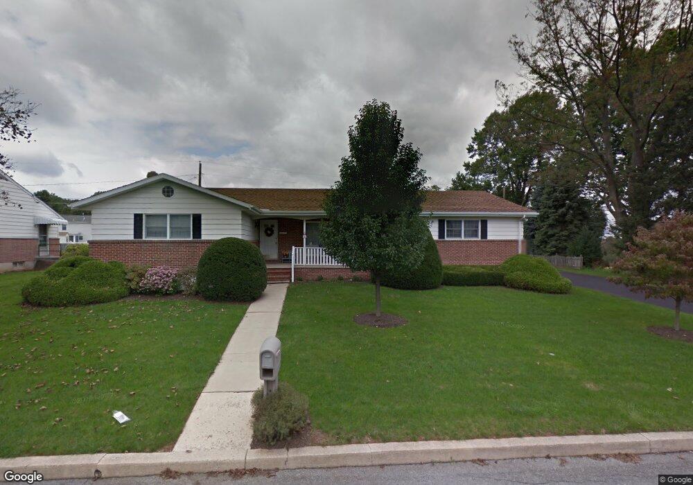 618 Old Fritztown Rd, Reading, PA 19607 - photo 1