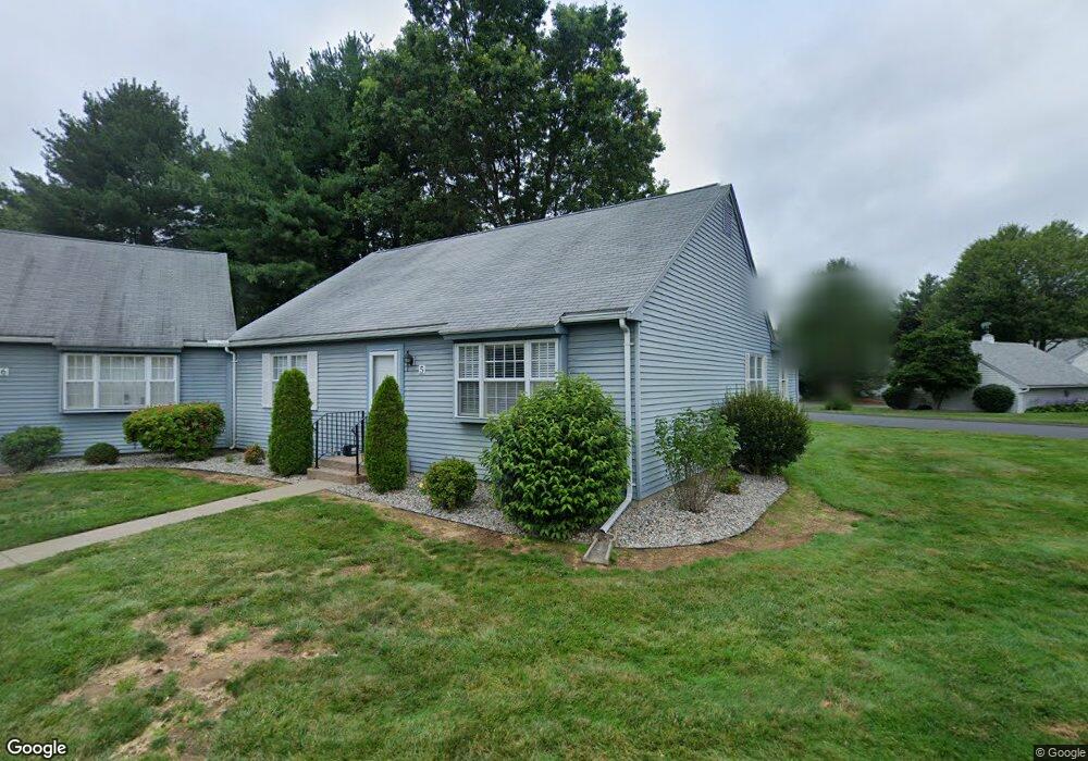 5 Canborne Way, Suffield, CT 06078 - photo 1