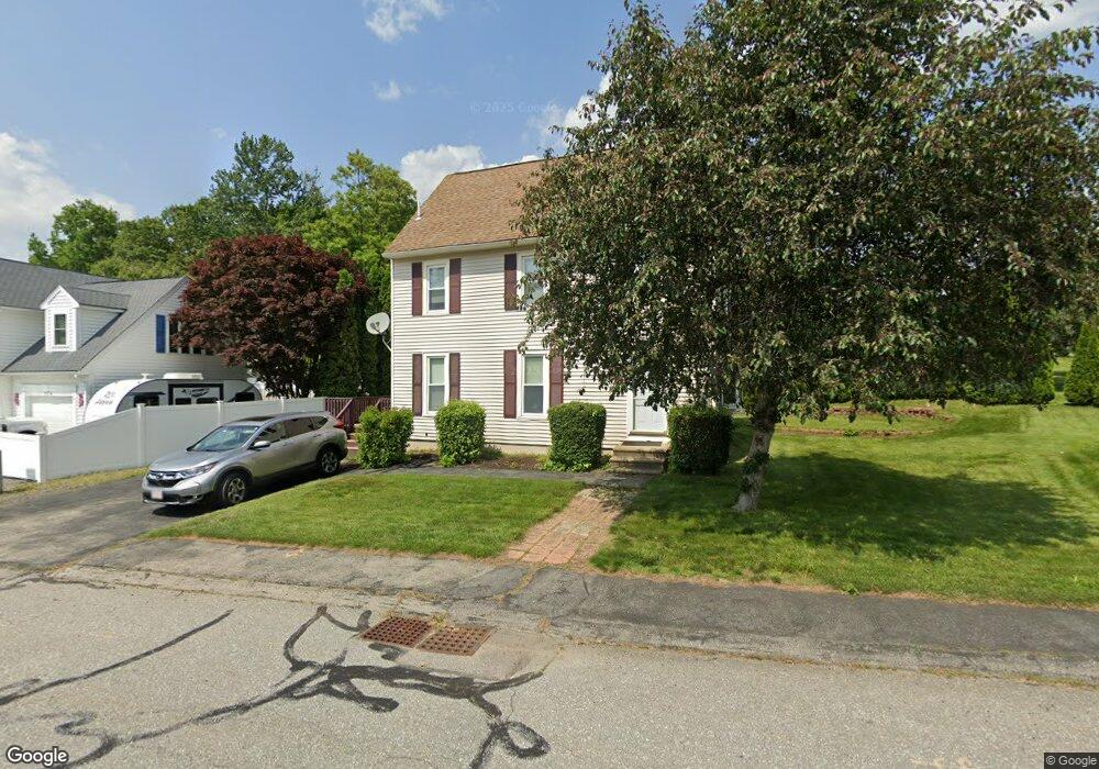 816 Hypine Rd, Dracut, MA 01826 - photo 1