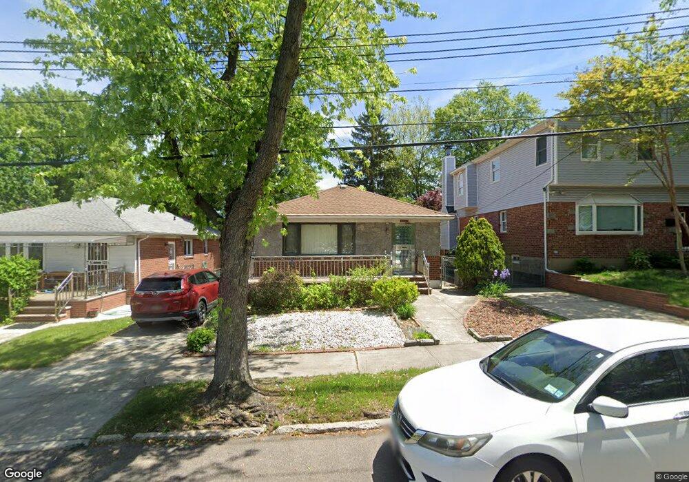 5903 260th St, Little Neck, NY 11362 - photo 1