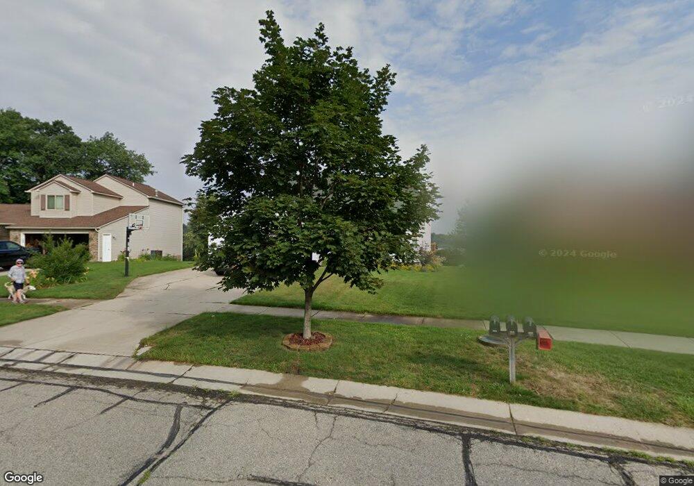 365 Cove View Dr, Waterford, MI 48327 - photo 1