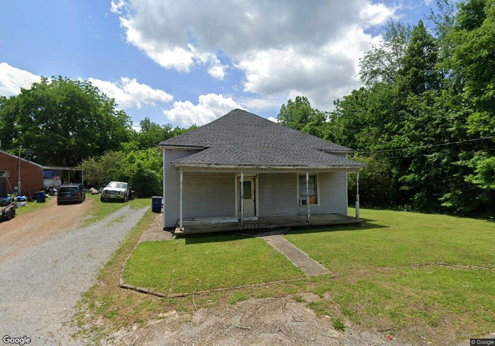 536 Oak St, Shelbyville, TN 37160 - photo 1