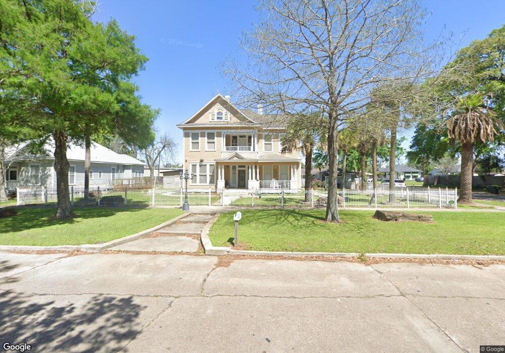 1421 6th St, Bay City, TX 77414 - photo 1