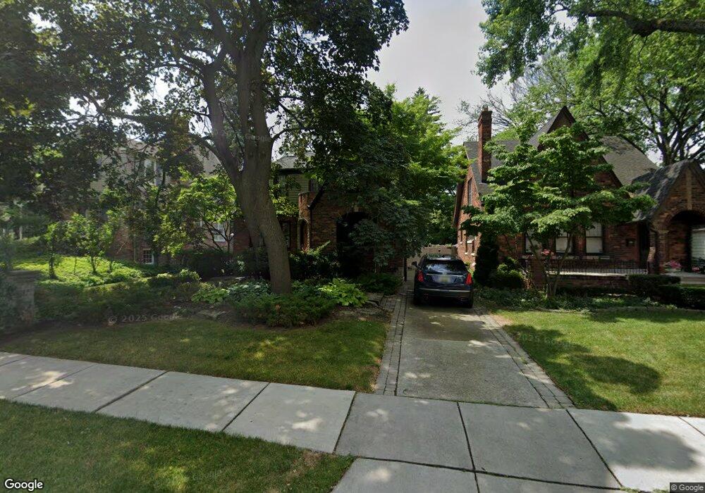 245 Ridgemont Rd, Grosse Pointe Farms, MI 48236 - photo 1