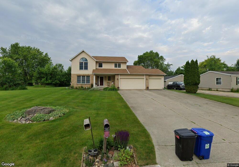 1317 River Oaks Dr, Flint, MI 48532 - photo 1