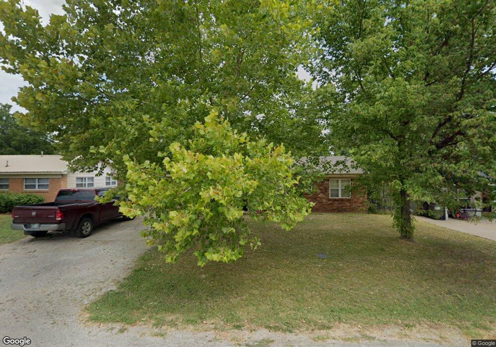 317 E Maple St, Skiatook, OK 74070 - photo 1