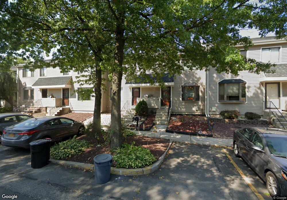 21 Berry Ct unit 562, Staten Island, NY 10309 - photo 1