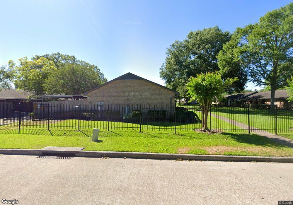 3916 Laura Leigh Dr, Friendswood, TX 77546 - photo 1