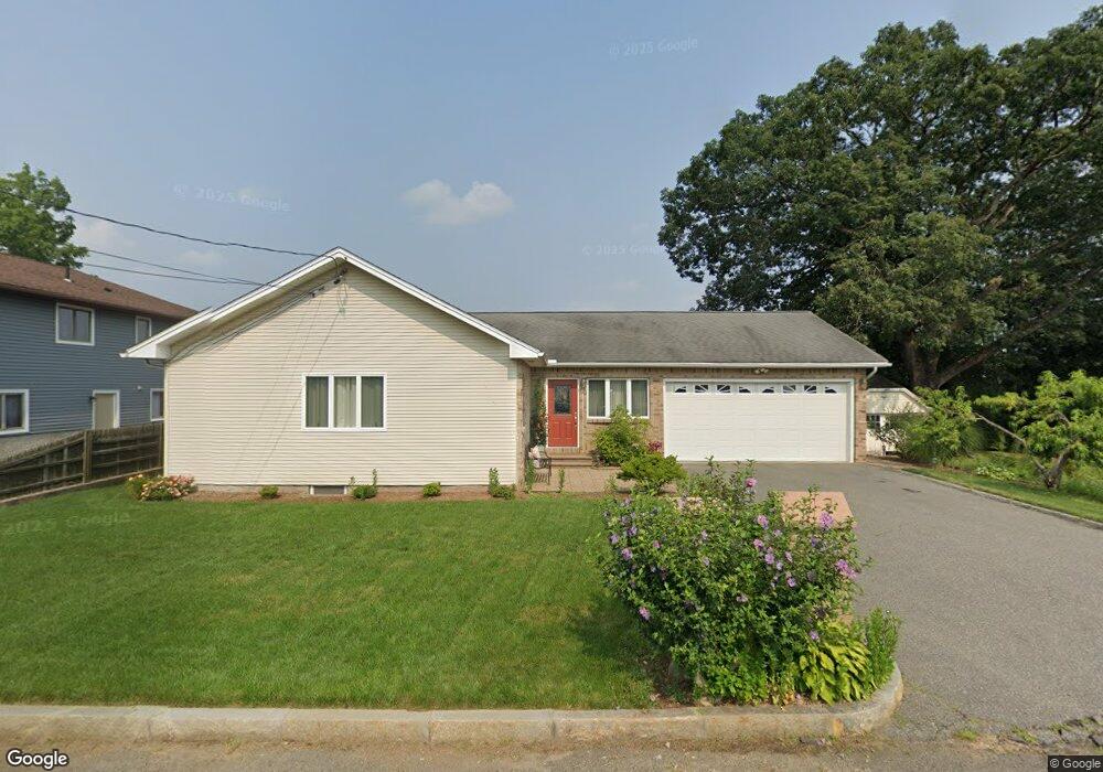 28 Lakeview Ave, Ludlow, MA 01056 - photo 1