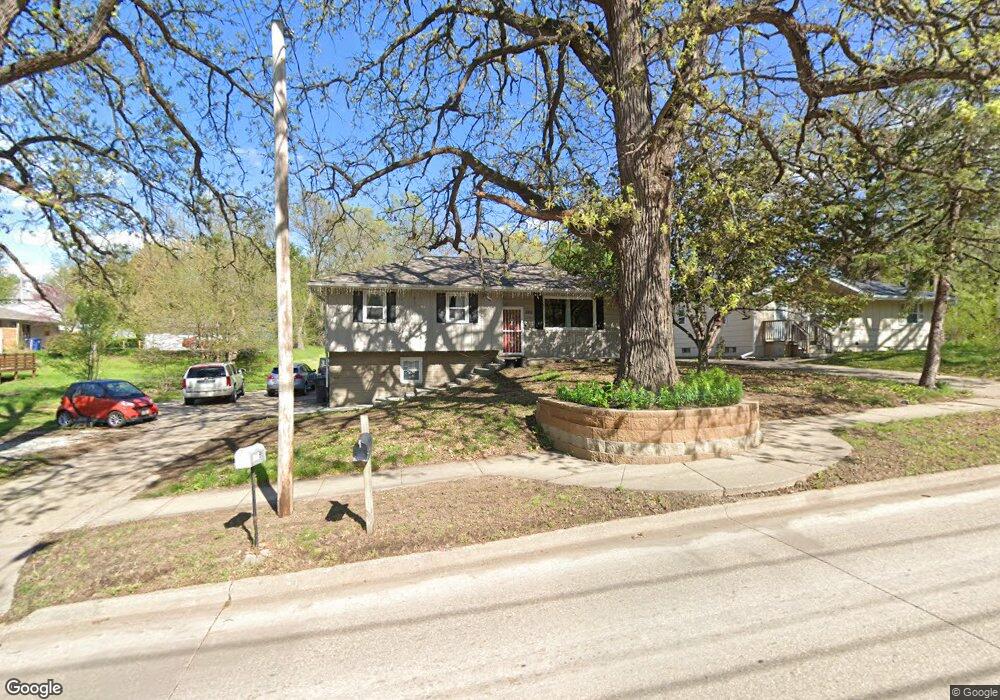 3211 South Union St, Des Moines, IA 50315 - photo 1