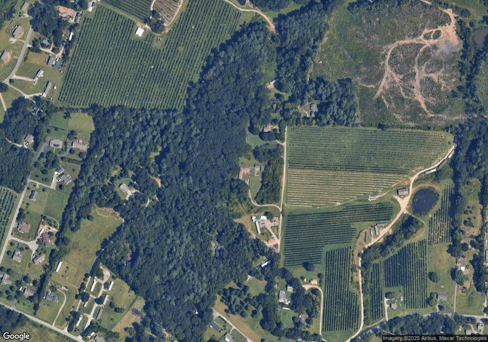 285 Calloway Ln, Hendersonville, NC 28792 - photo 1