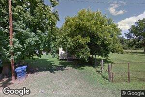 104 S Oneida Ave, Weleetka, OK 74880