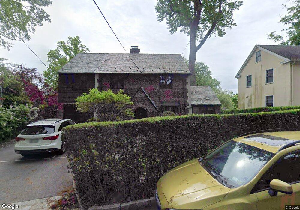 28 Bretton Rd, Scarsdale, NY 10583 - photo 1