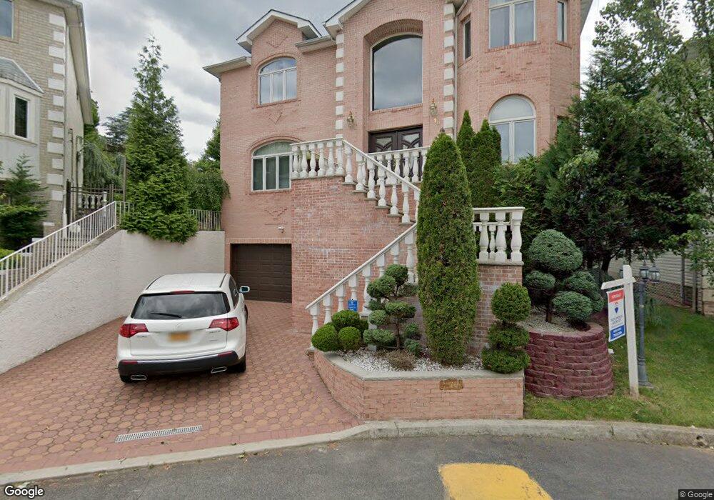 18 Michael Loop unit 22, Staten Island, NY 10301 - photo 1