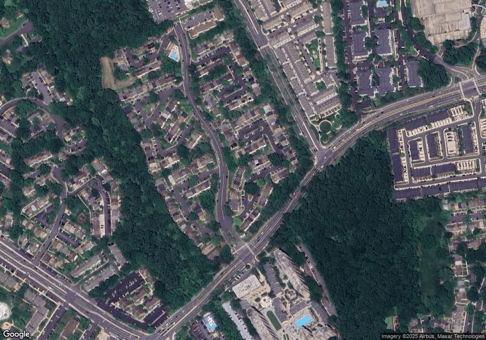 3074 White Birch Ct, Fairfax, VA 22031 - photo 1