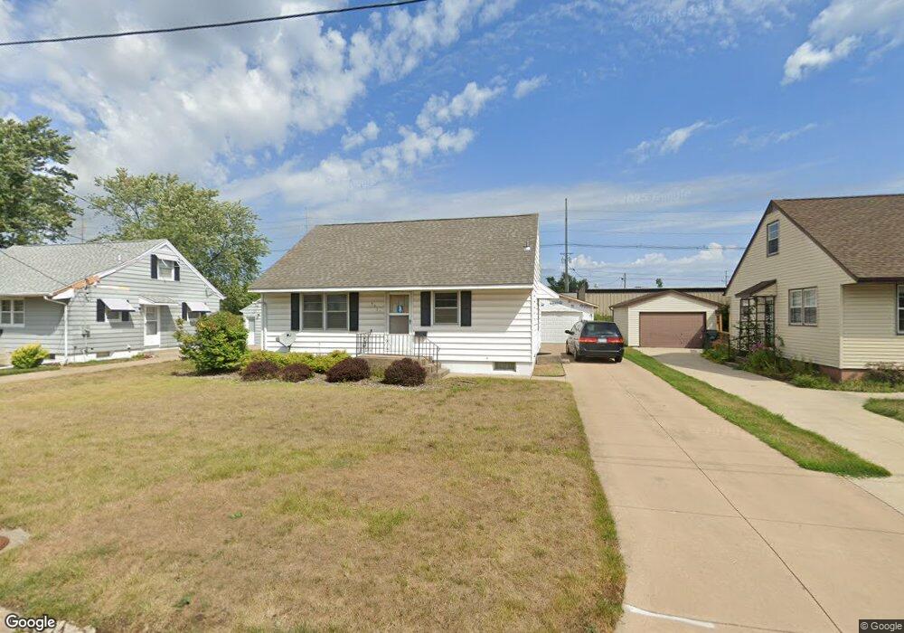 3326 Henderson Ave SE, Cedar Rapids, IA 52403 - photo 1
