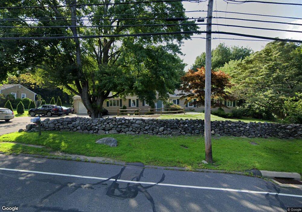 569 Edison Rd, Trumbull, CT 06611 - photo 1