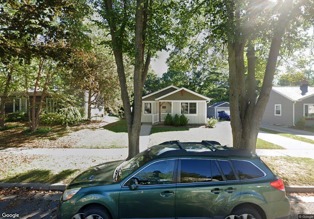 121 N Maple Terrace, Oconomowoc, WI 53066 - photo 1