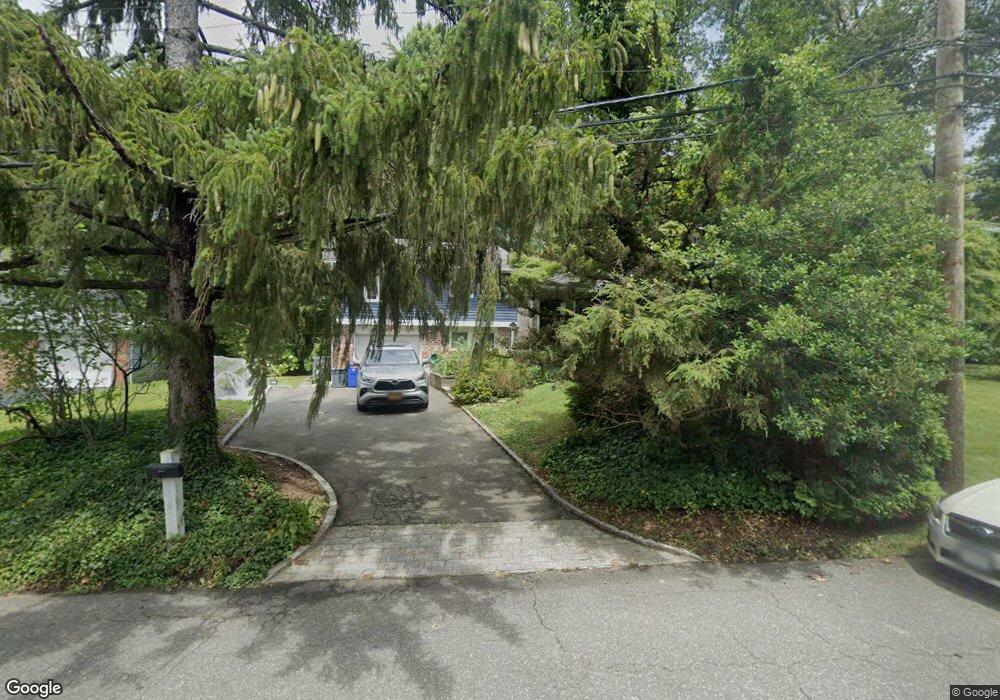 21 Woodridge Ln, Sea Cliff, NY 11579 - photo 1