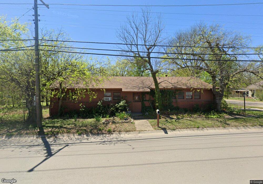 1607 Granbury St, Cleburne, TX 76033 - photo 1