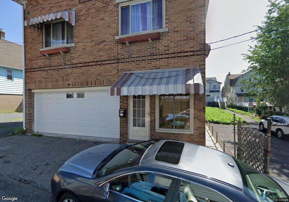 631 Perry Ct, Hazleton, PA 18201 - photo 1