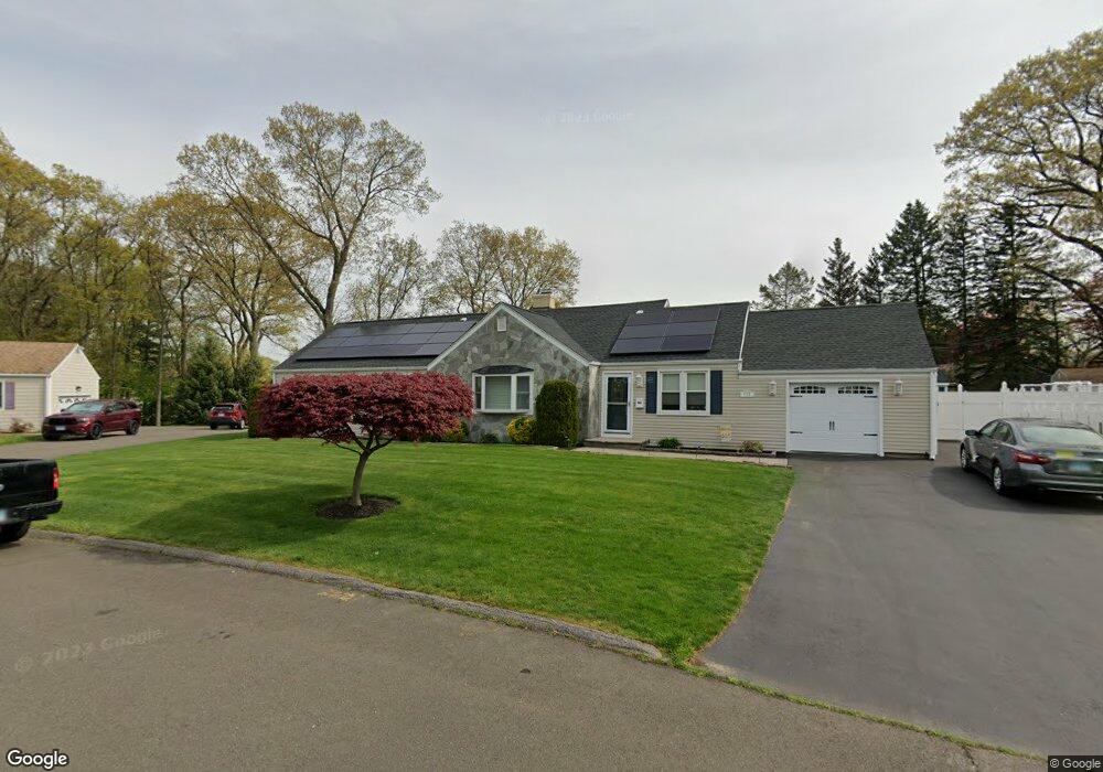 170 Knollwood Dr, Stratford, CT 06614 - photo 1