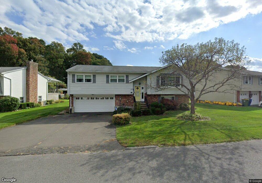 79 Carriage Dr, Waterbury, CT 06708 - photo 1