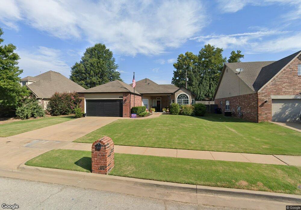 1014 W Pittsburg Place, Broken Arrow, OK 74012 - photo 1