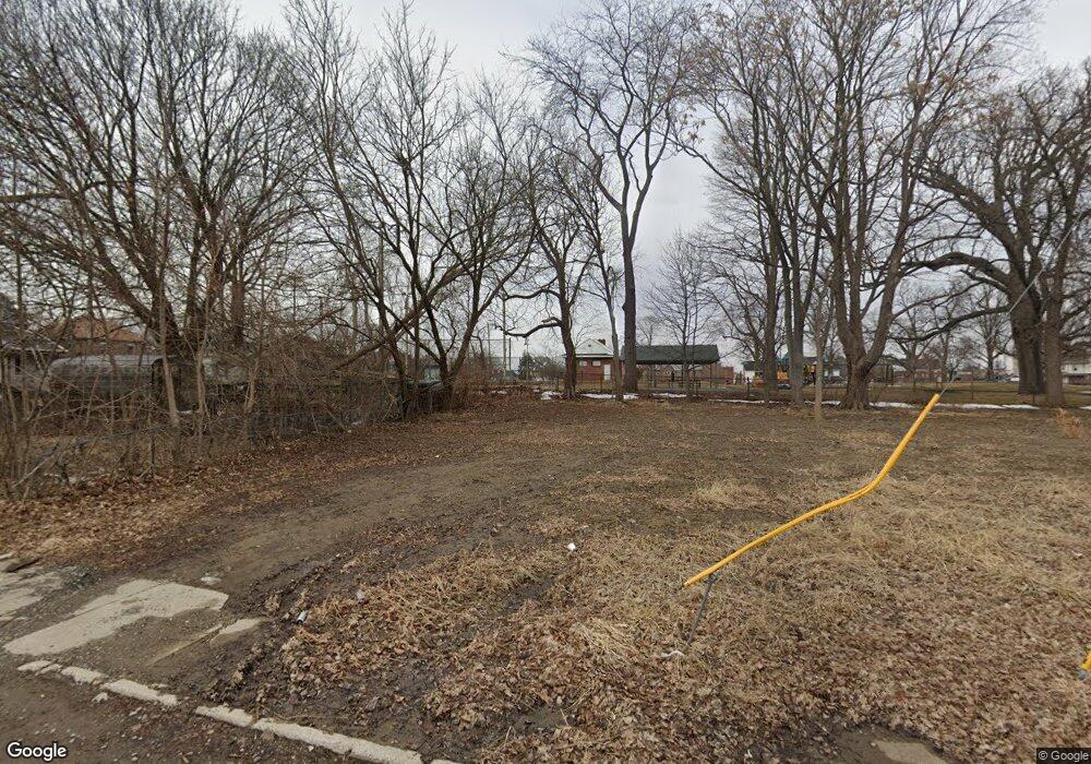 322 Sylvan Ct, Flint, MI 48502 - photo 1