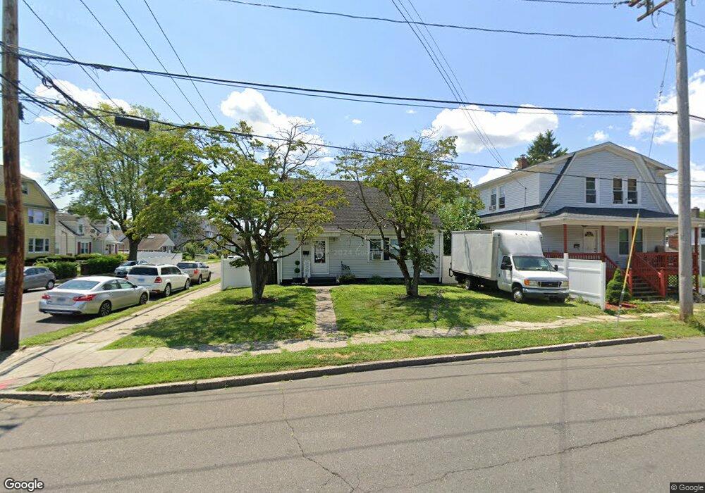 548 Granfield Ave unit 2, Bridgeport, CT 06610 - photo 1