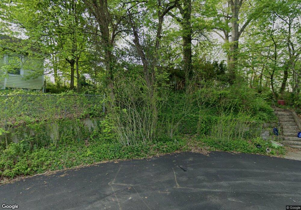 392 Lindsey Ave, Frankfort, KY 40601 - photo 1