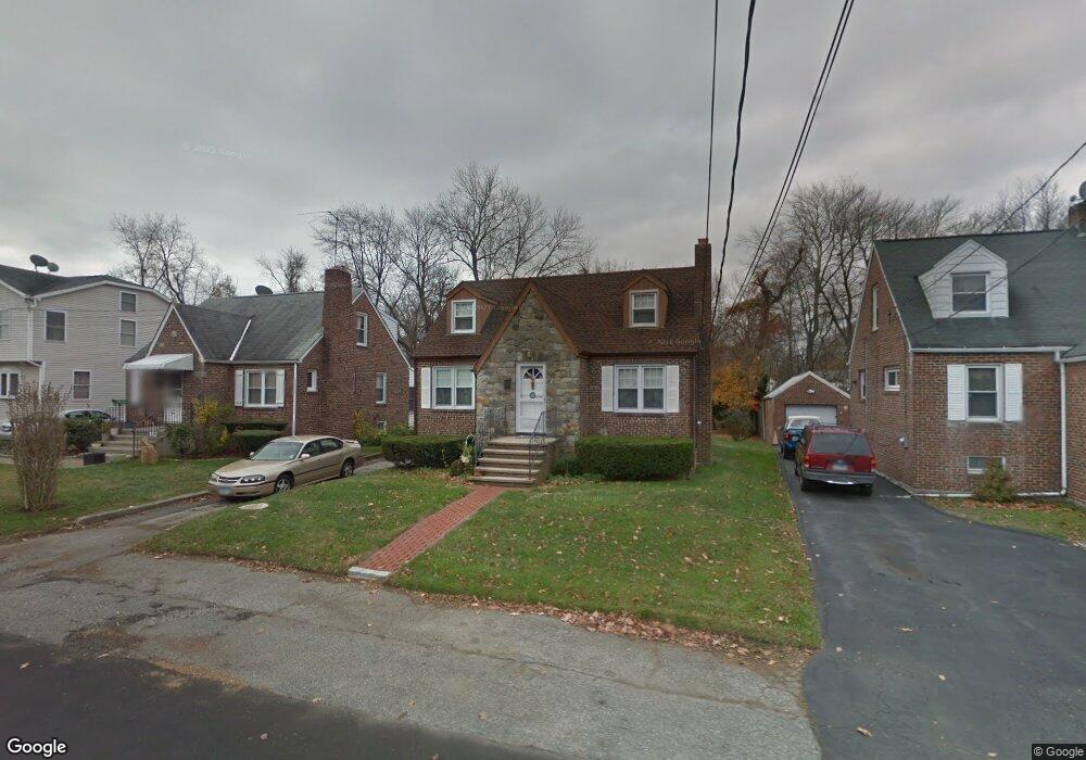 32 Cedar Crest Place, Norwalk, CT 06854 - photo 1