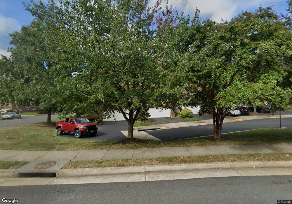 12416 Meadow Field Dr, Fairfax, VA 22033 - photo 1