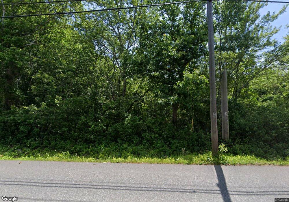 450 Saugatucket Rd, Wakefield, RI 02879 - photo 1