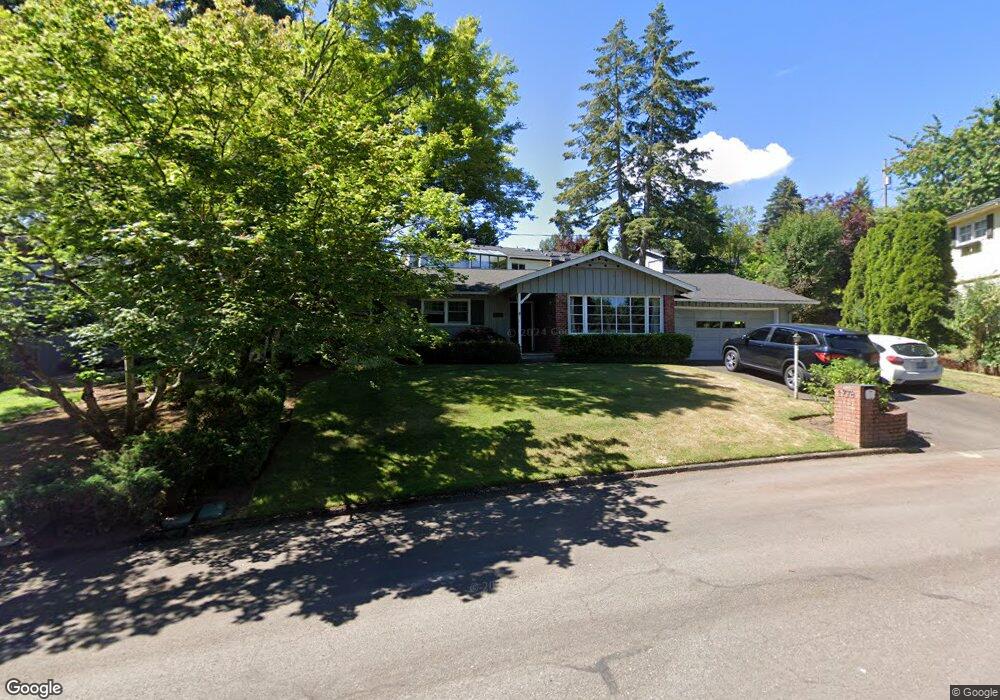 1778 Kilkenny Rd, Lake Oswego, OR 97034 - photo 1