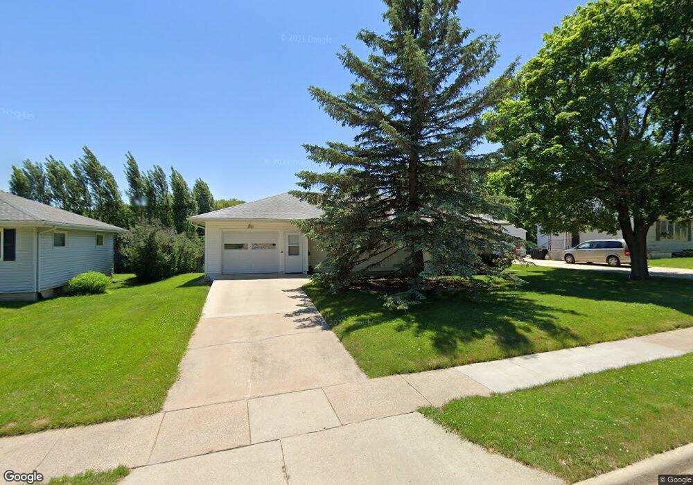 1604 W 4th St, Cedar Falls, IA 50613 - photo 1
